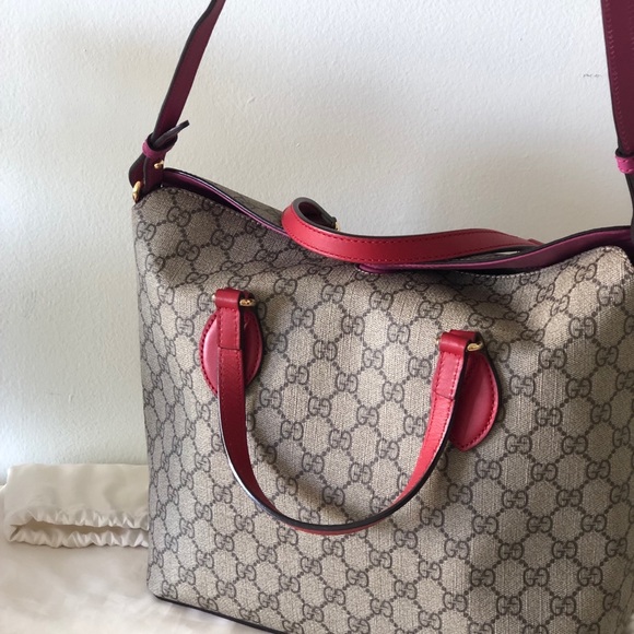 Limited edition GUCCI shoulder and handbag - Picture 2 of 10